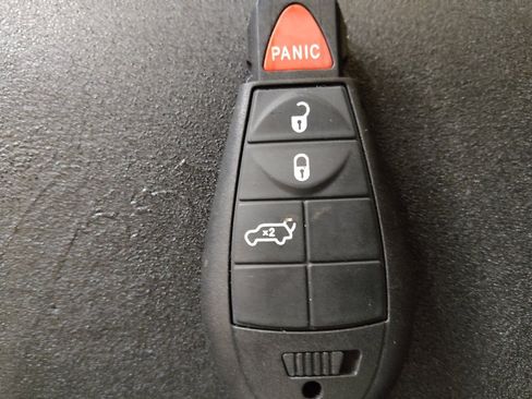 Used 2020 Jeep Cherokee Latitude FWD image 32