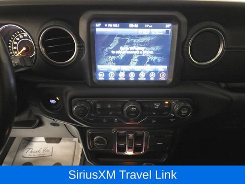 Used 2019 Jeep Wrangler Unlimited Sahara w/ Uconnect 4C Nav & Sound Group AWD/4WD image 18