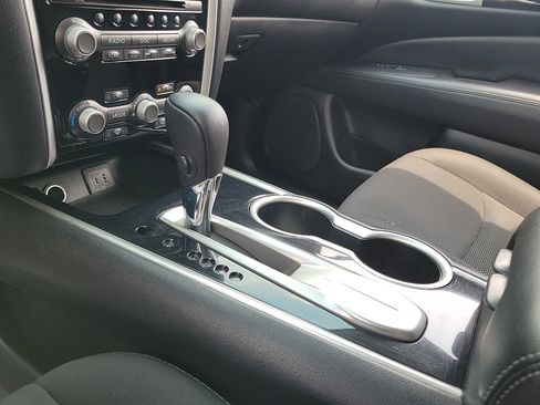 Used 2020 Nissan Pathfinder SV image 25