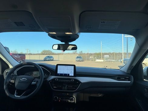 Used 2022 Ford Escape SEL image 10