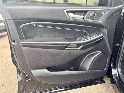 Used 2021 Ford Edge Titanium image 14