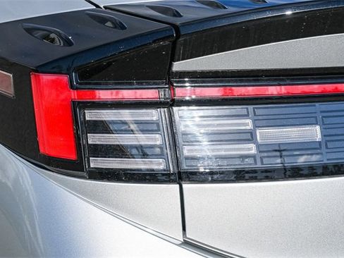 New 2025 Hyundai Sonata Limited image 8