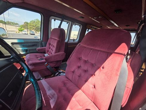 Used 1996 Ford E-150 and Econoline 150 RWD image 8