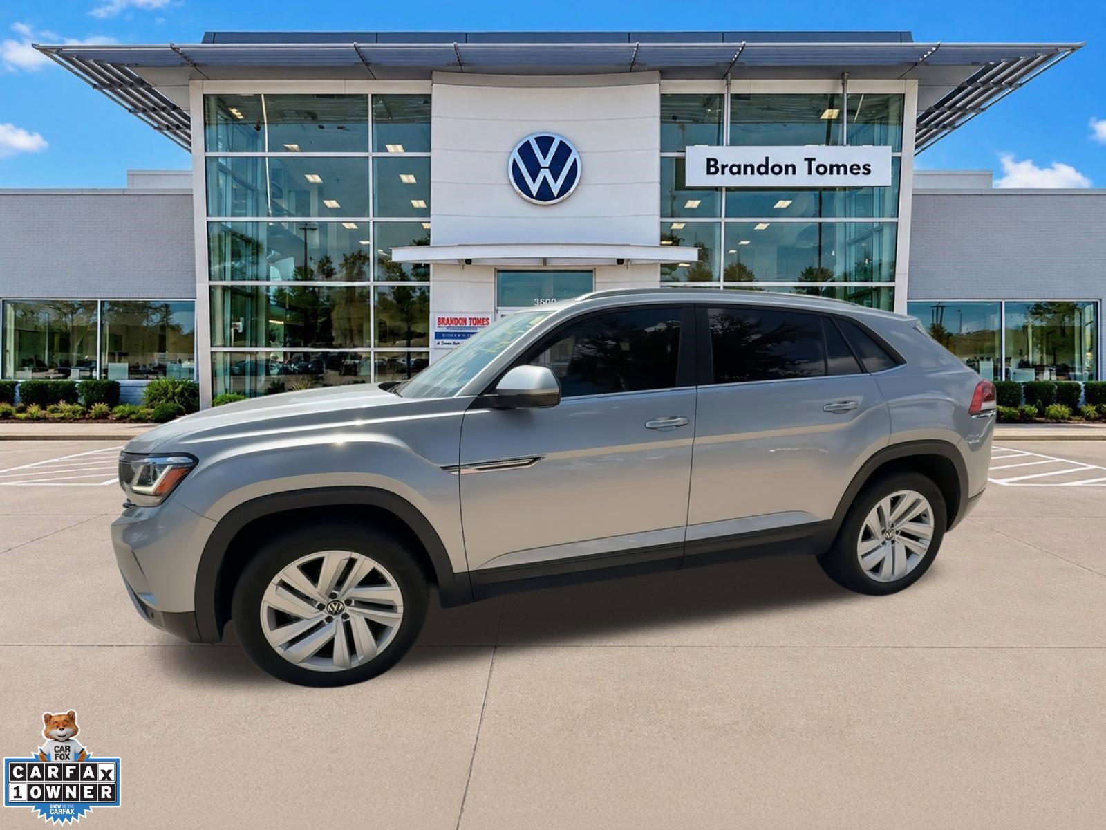 Used 2023 Volkswagen Atlas Cross Sport SE FWD image 6