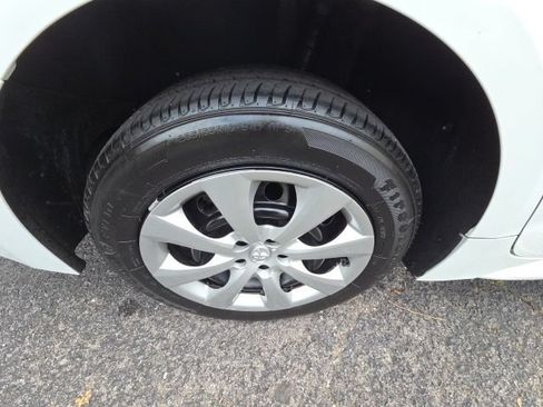Used 2025 Toyota Corolla LE FWD image 32