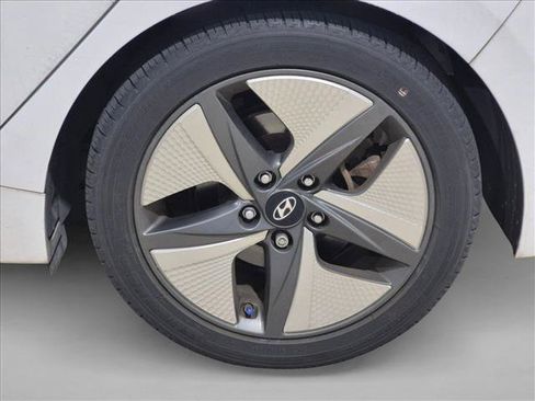 Used 2020 Hyundai Ioniq SEL FWD image 6