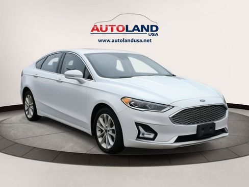 Used 2020 Ford Fusion Energi Titanium image 3