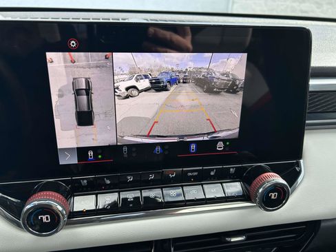 Used 2024 GMC Canyon AT4X image 22