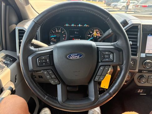 Used 2018 Ford F150 XLT w/ Equipment Group 302A Luxury AWD/4WD image 15