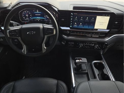 Used 2024 Chevrolet Silverado 1500 LT Trail Boss w/ LT Trail Boss Premium Package AWD/4WD image 11