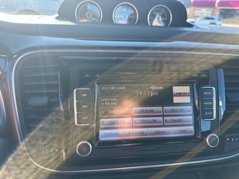 Used 2013 Volkswagen Beetle Turbo image 13