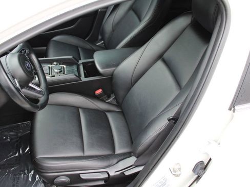 Used 2019 MAZDA MAZDA3 Hatchback image 12