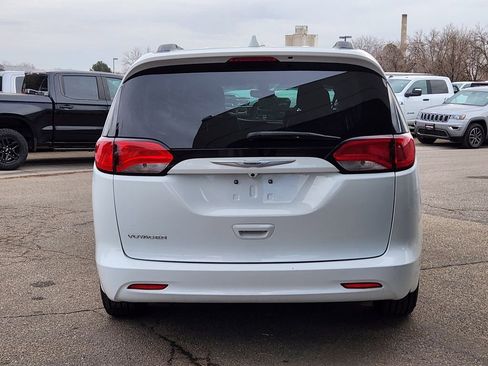 Used 2020 Chrysler Voyager Lxi image 13