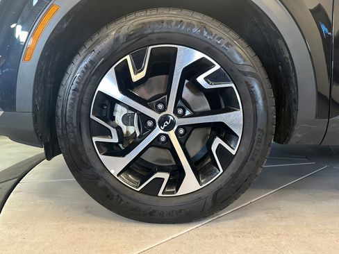 Used 2023 Kia Sportage EX AWD/4WD image 24
