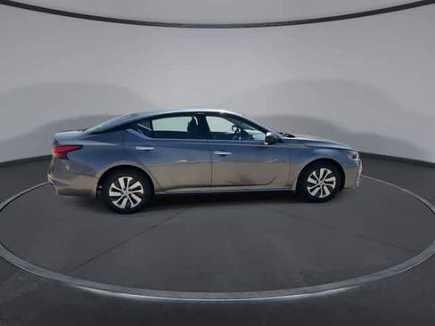 Used 2024 Nissan Altima 2.5 S image 9