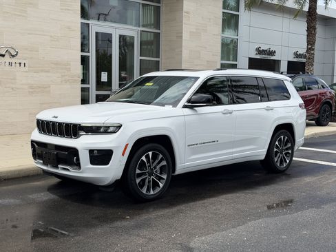 Used 2023 Jeep Grand Cherokee L Overland AWD/4WD image 3
