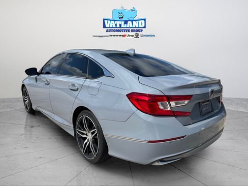 Used 2022 Honda Accord Touring image 3