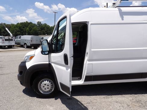 Used 2024 RAM ProMaster 2500 FWD image 13