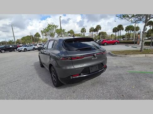 Used 2025 Alfa Romeo Tonale w/ Premium Package image 37