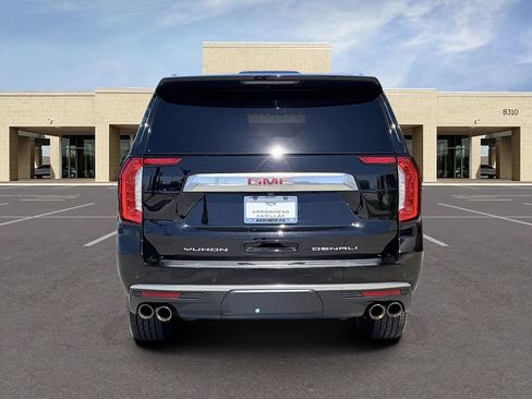 Used 2023 GMC Yukon XL Denali AWD/4WD image 6