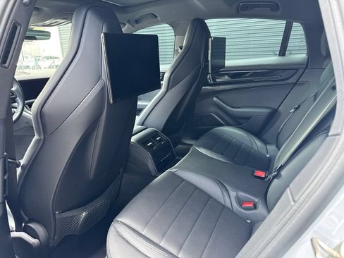 Certified 2025 Porsche Panamera RWD image 9
