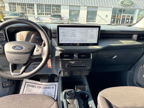 Used 2025 Ford Maverick XL image 12