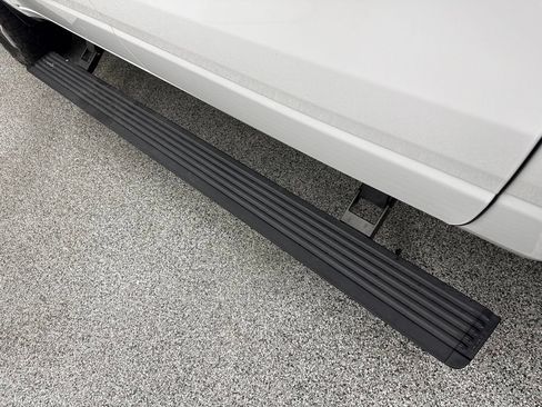 Used 2023 RAM 1500 Laramie AWD/4WD image 11