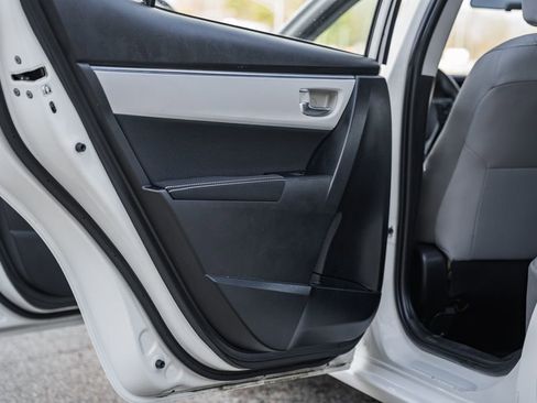 Used 2015 Toyota Corolla LE image 29