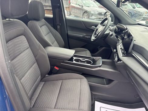 Used 2025 Chevrolet Equinox LT w/ Safety and Technology Package image 28