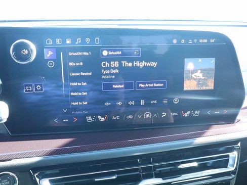 New 2026 Chevrolet Traverse RS w/ LPO, Floor Liner Package image 5