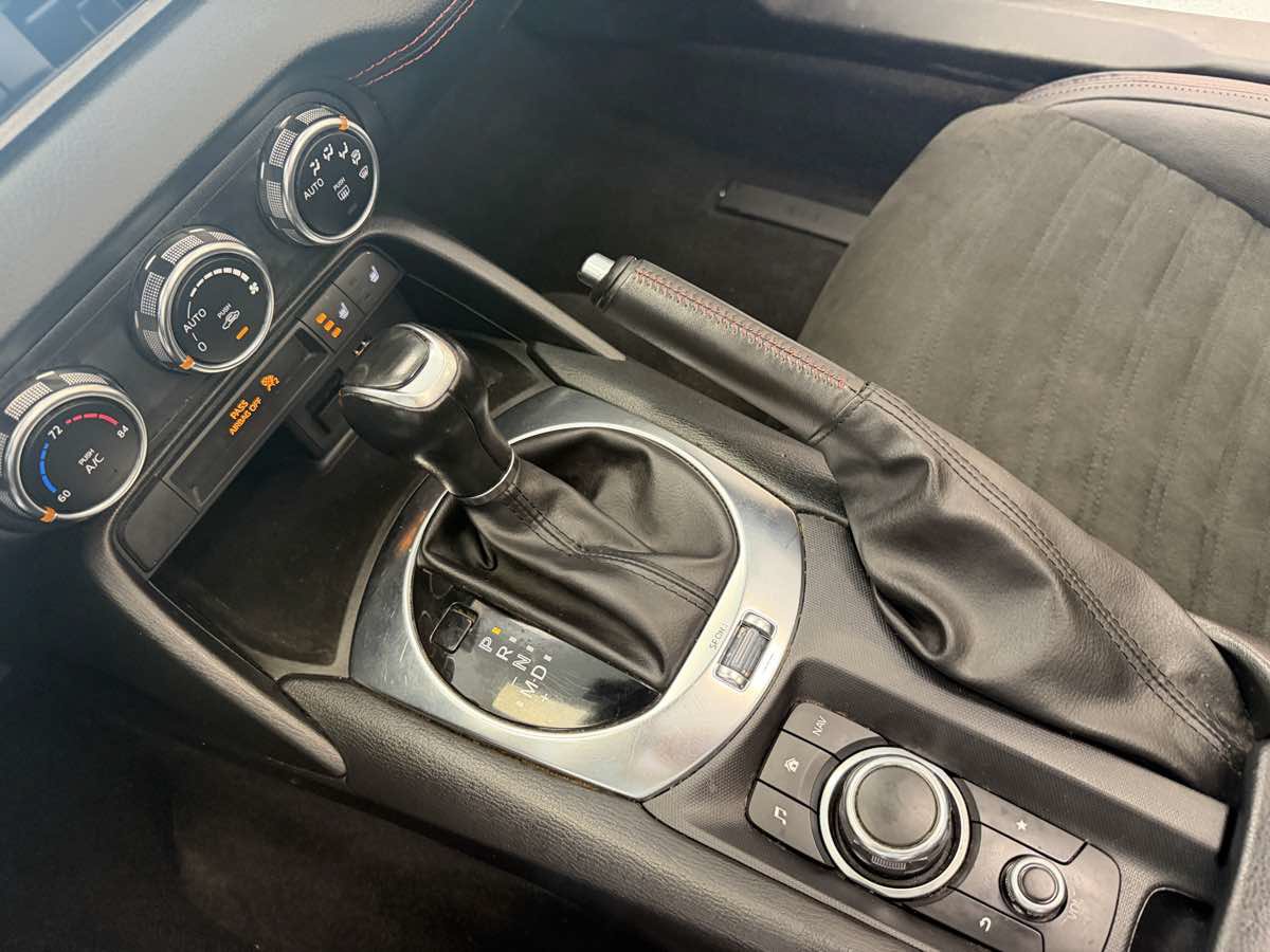 Used 2017 FIAT 124 Spider Abarth RWD image 17