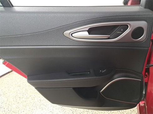 Used 2022 Alfa Romeo Giulia Veloce image 14
