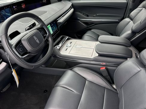 New 2026 Lincoln Navigator Reserve w/ Jet Appearance Package AWD/4WD image 9