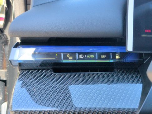 Used 2026 BMW M5 w/ Carbon Package image 25