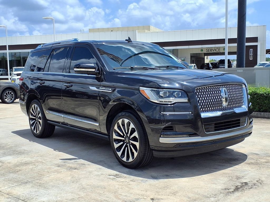 Certified 2024 Lincoln Navigator Reserve AWD/4WD image 7