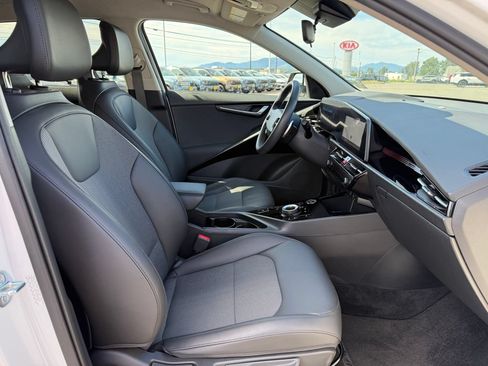 Certified 2023 Kia Niro Wind w/ Wind Preserve Package FWD image 13