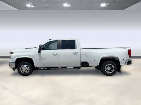 Used 2026 Chevrolet Silverado 3500 LT w/ Safety Package AWD/4WD image 2