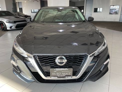 Used 2022 Nissan Altima 2.5 SV image 2