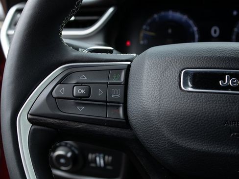 Used 2024 Jeep Grand Cherokee L Limited w/ Black Appearance Package image 10