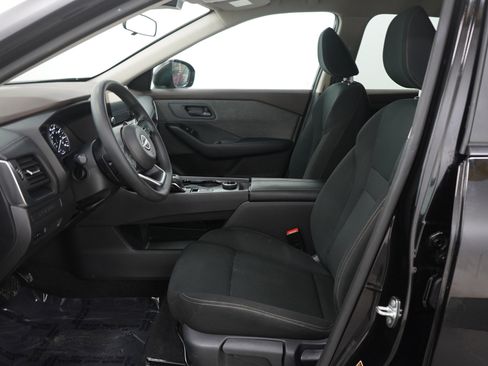 Used 2023 Nissan Rogue S image 23