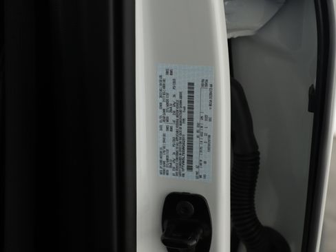 Used 2025 Ford F150 Lightning Lariat image 11