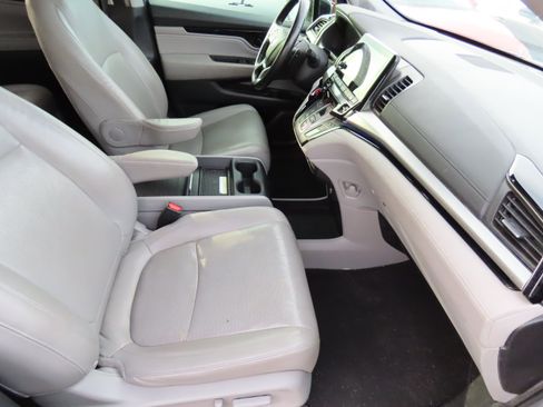 Used 2018 Honda Odyssey Elite image 10