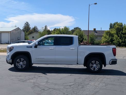 New 2026 GMC Sierra 1500 SLE w/ Preferred Package AWD/4WD image 8