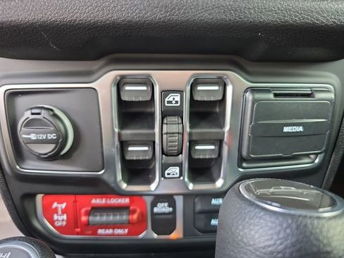 New 2026 Jeep Gladiator Willys AWD/4WD image 16