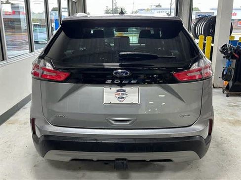 Used 2022 Ford Edge SEL w/ Convenience Package image 5