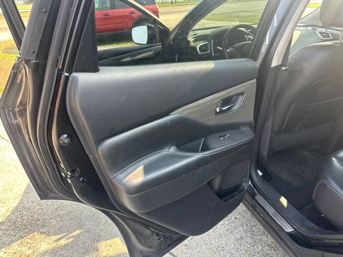 Used 2015 Nissan Murano SL w/ Cargo Package FWD image 9