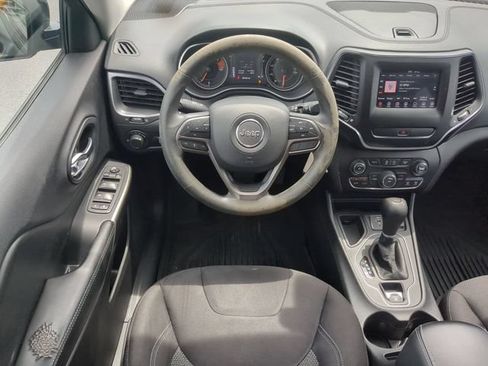 Used 2020 Jeep Cherokee Latitude FWD image 27