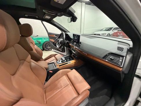 Used 2021 Audi Q5 Prestige w/ Prestige Package AWD/4WD image 36