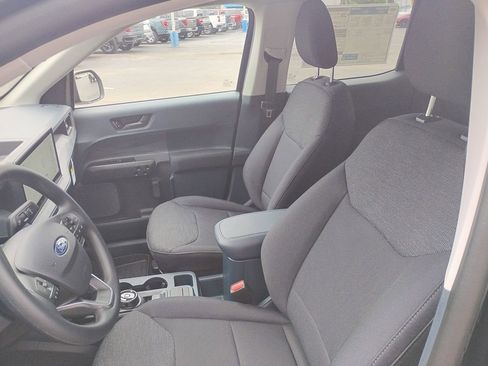 New 2025 Ford Maverick XL image 28