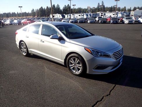 Used 2015 Hyundai Sonata SE image 7